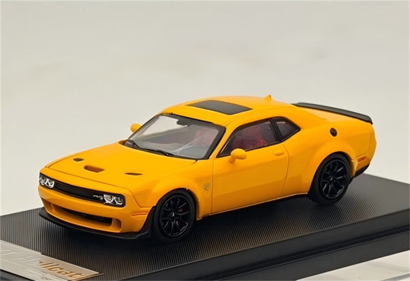 1:64 Dodge Challenger SRT Hellcat Limited Edition 699pcs ONLY  Yellow Stance Hunters DIECAST Model