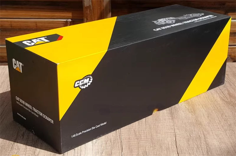 CCM CAT 651B Wheel Tractor Scraper 1:48 Truck Pre-built Model