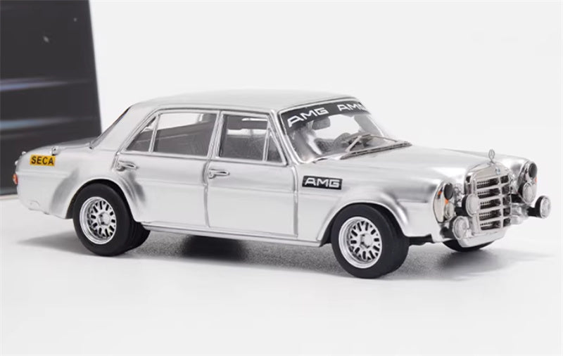 Liberty 64 Mercedes Benz 300SEL AMG W109 Silver Silver Wheel 1:64 Car Pre-built Airliner Model Display view4