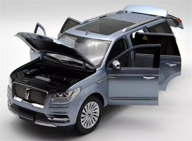NAVIGATOR LINCOLN NAVIGATOR light blue SUV 1:18 Car Pre-built Model view8