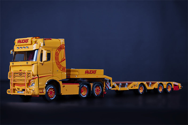 IMC Mercedes Benz Actros GigaSpace 6x2 with Nooteboom semi low loader with wheel wells VALESKE 1:50 Truck Pre-built Model