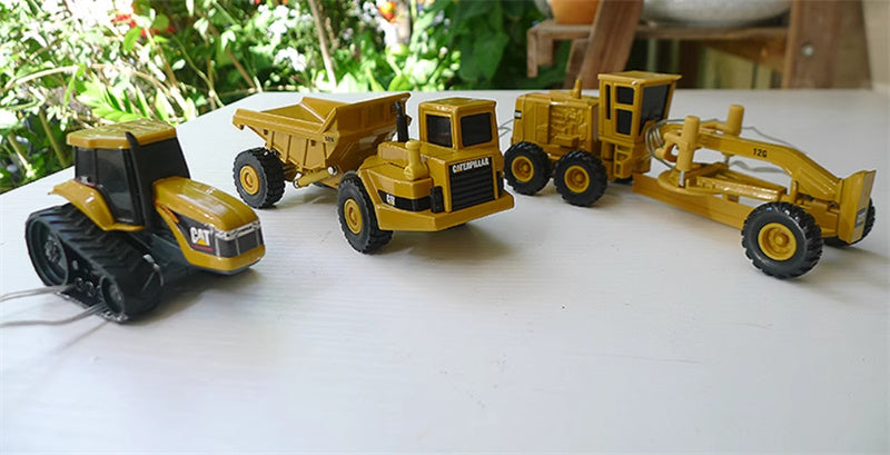 Norscot cat Gift Set ( Challenger 45 Agricultural Tractor/D25D Articulated Truck/12G Motor Grader) 1:64 Truck Pre-built Model