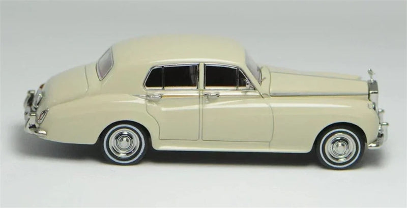 GFCC 1955 Rolls Royce Silver Cloud classic car White LHD 1:64 car Pre-built Model view2