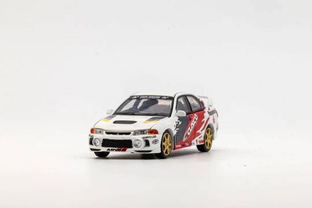 MOTORHELIX 1:64 Mitsubishi Lancer Evolution IV GSR Cusco diecast Model
