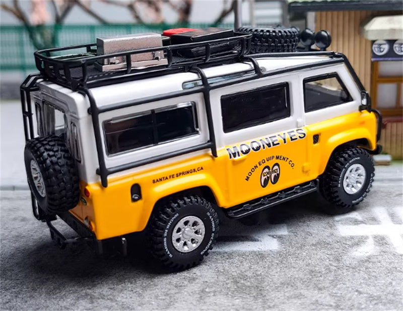 Master Land Rover Defender Van MOONEYES Painting with accessories 1:64 Car Pre-built Airliner Model Display view4
