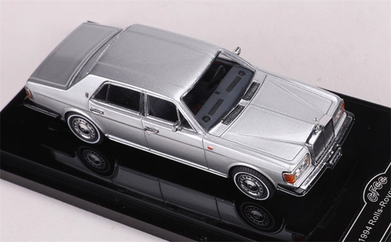 GFCC 1994 Rolls Royce Silver Spur III Silver Limited Edition LHD 1:64 car Pre-built Model view7