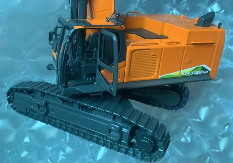 DEVELON DX680HD Crawler excavator 1:50 Truck Pre-built Model