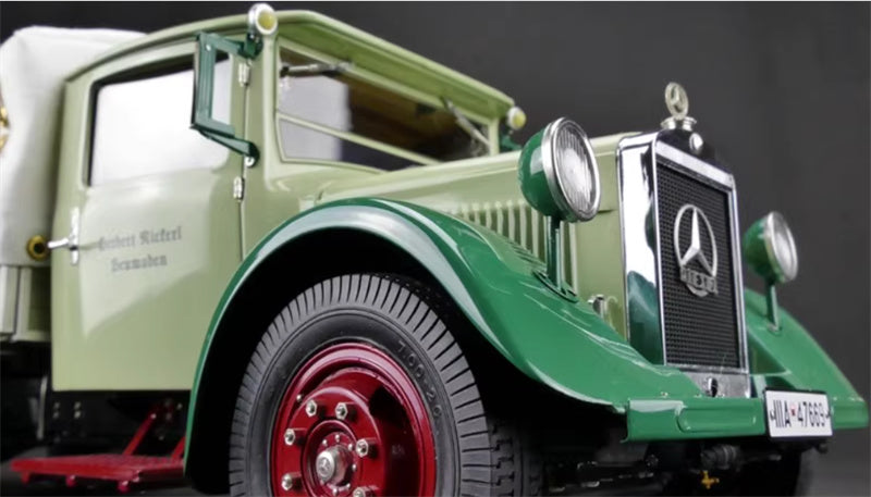 CMC Mercedes Benz LKW LO2750 Truck Transport w/ Tarpaulin Green 1:18 Truck Pre-built Model view6