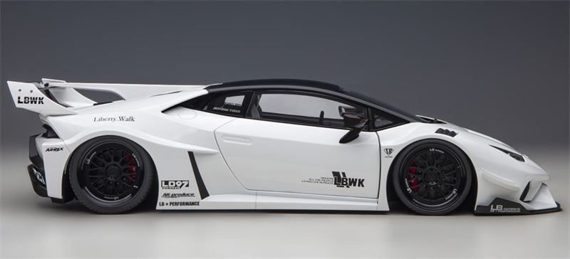 AUTOART Lamborghini HURACAN GT supercar white LBWK AirREX Liberty Walk AK-produce LB PERFORMANCE 1:18 Car Pre-built Model view6