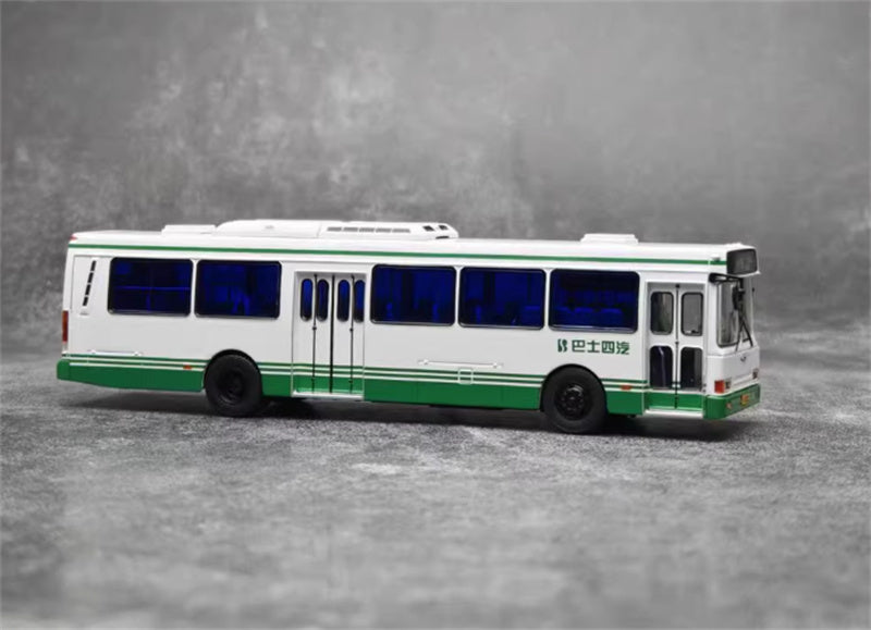 AUTO-GLIMPSE Flxible Shanghai 71 City Bus Air-conditioned version Light green white 1:64 Bus Pre-built Model view6
