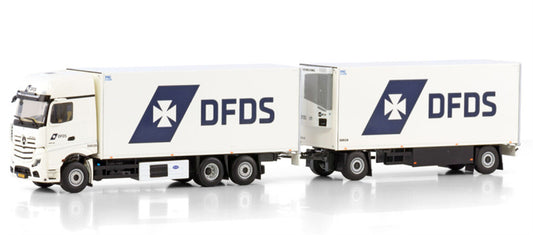 WSI ACTROS MP5 GIGA SPACE RIGED REEFER TRUCK 6X2 TAG AXLE RIGED REEFER DRAWBAR TURNTABLE TRAILER - 5 AXLE DFDS 1:50 Model