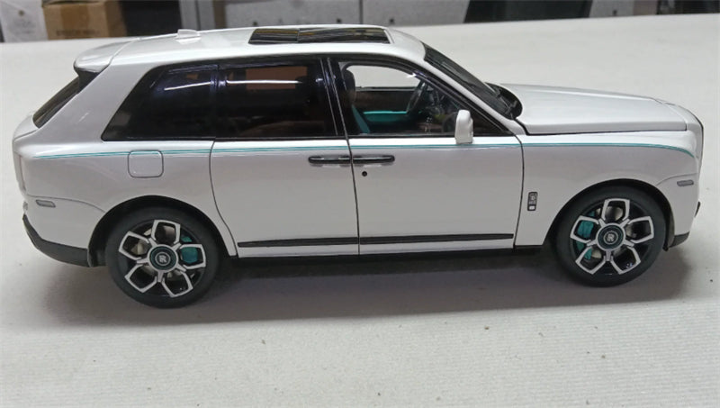 1:18  Cullinan BB  Metallic white blue waistline ROLLS-ROYCE Limited Edition 149PCS ONLY DIECAST Model