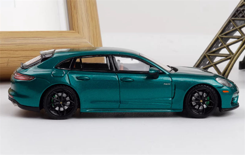 Liberty 64 Porsche Panamera Turbo S metallic green w/ Figure and wheels 1:64 Car Pre-built Airliner Model Display view3