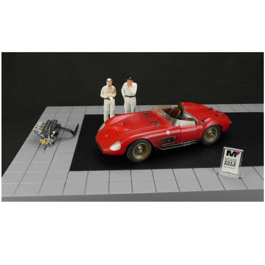 CMC Maserati 300S 1956 Dirty Hero Kits with Figure & engine Limited Edition 1:18 DIECAST Car