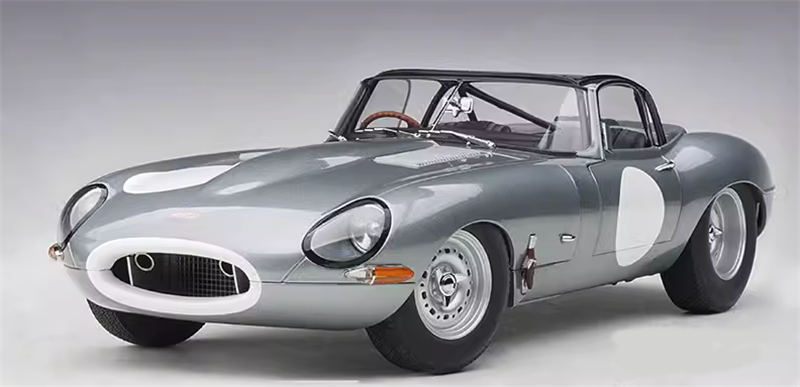 AUTOART JAGUAR LIGHTWEIGHT E-TYPE silver 1/18car Pre-a Model