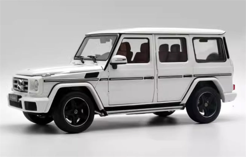 iScale Mercedes Benz G500 G-KLASSE off-road white 1:18 Car Pre-built Model view1