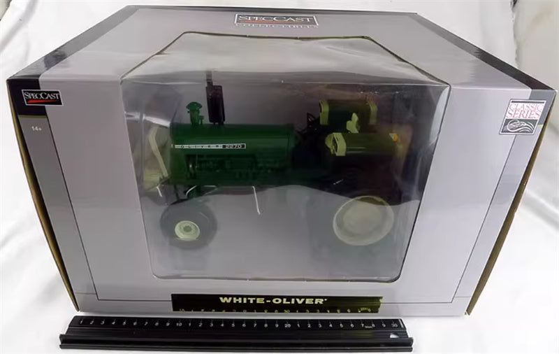 SpecCast White Oliver 2270 Classic Tractor Limited Edition green 1:16 Truck Pre-built Model