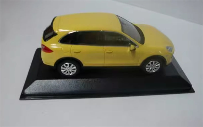 MINICHAMPS Porsche Cayenne S hybrid Yellow 1:43 Car Pre-built Model