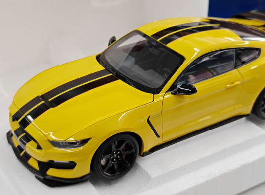 AUTOART Ford GT350R Mustang Yellow 1:18 Car Pre-built Model view2