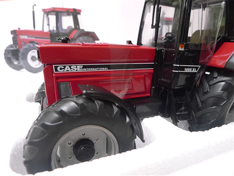 Schuco CASE International 1255 XL Tractor Red 1:32 Truck Pre-built Model
