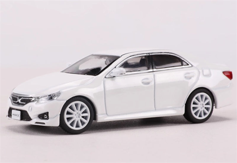 GCD Toyota Mark X White RHD 1:64 Car Pre-built Model view3