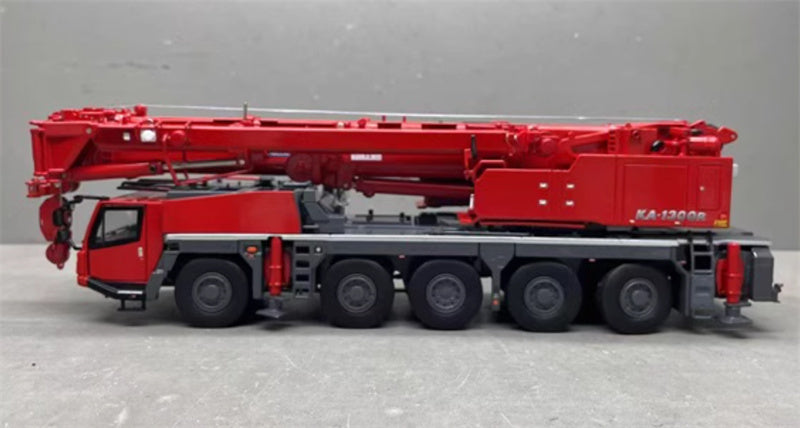 KATO KA-1300R Crane Red 1:50 Truck Pre-built Model