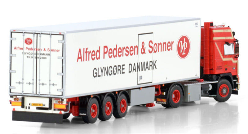 WSI VOLVO F12 GLOBETROTTER 4X2 REEFER TRAILER - 3 AXLE Alfred Pedersen & Sonner 1:50 Truck Pre-built Model