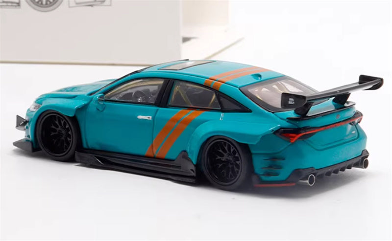 LeManFang Toyota Avalon Mk4 XX50 Wide Body Car green 1:64 Car Pre-built Model view2