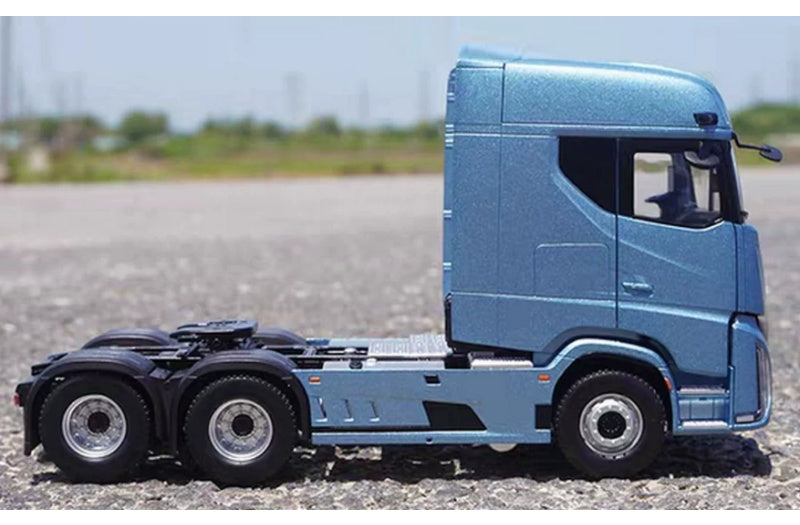 FOTON Auman Galaxy 9 Truck light blue 1:24 Truck Pre-built Airliner Model Display view3
