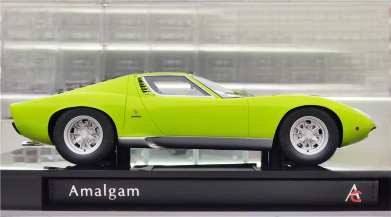 AMALGAM Lamborghini Miura P400 SV green 1:18 Car Pre-built Model view3
