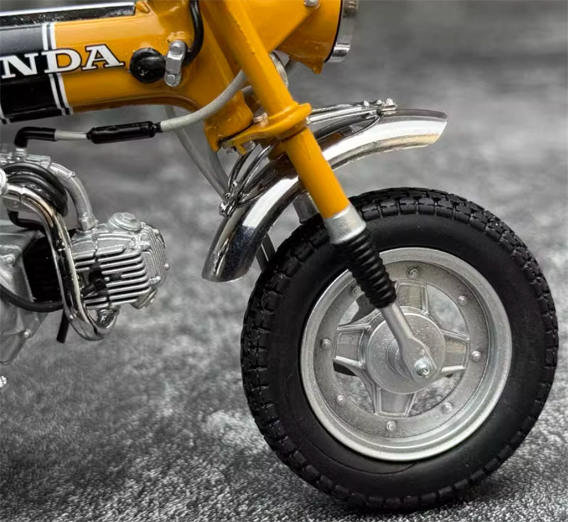 EBBRO HONDA DAX ST50 1969 orange 1:10 motorcycle Pre-built Model view10