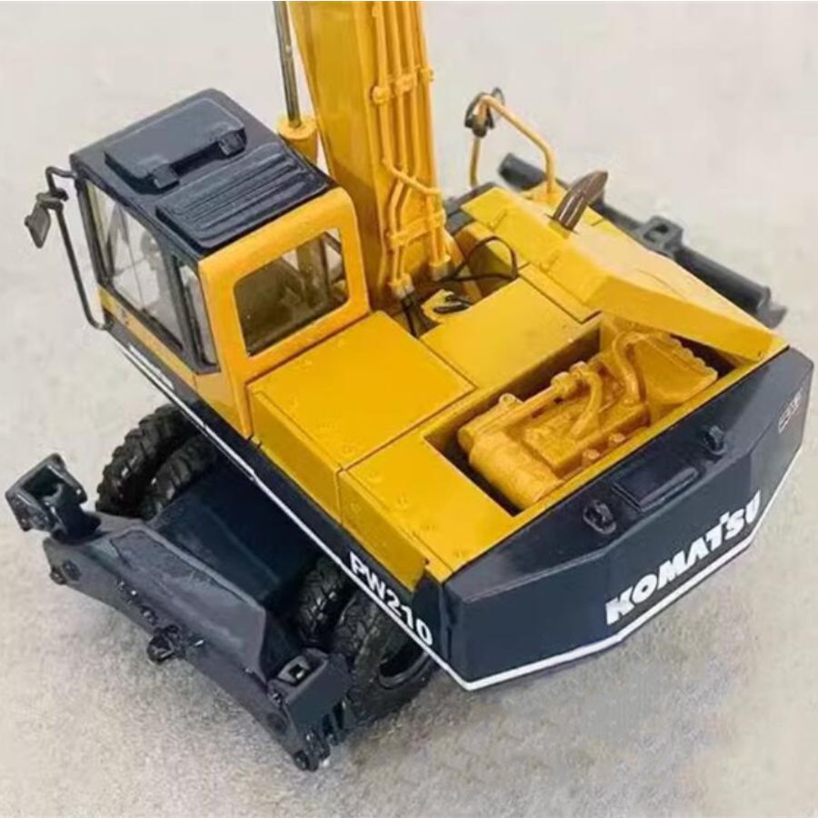 KOMATSU PW210-5 Excavator Collector's Edition 1:50 DIECAST Truck Lorry