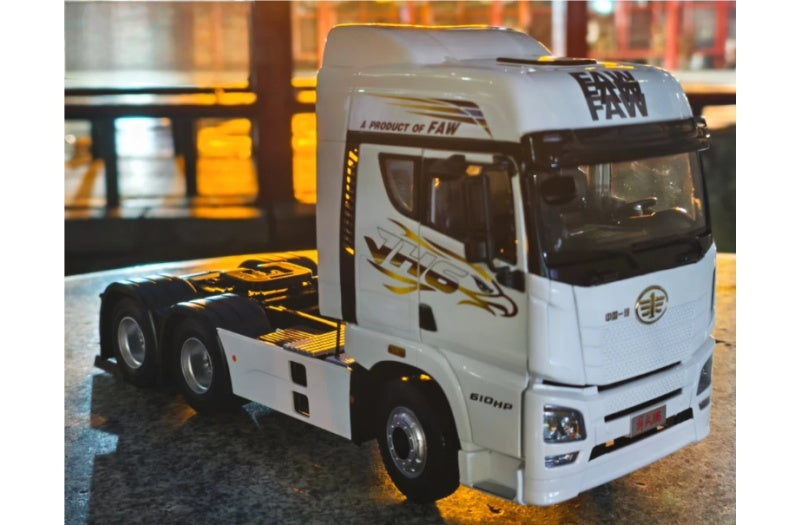 FAW Jiefang JH6 tractor White Overseas Edition 1:24 Truck Pre-built Airliner Model Display view4