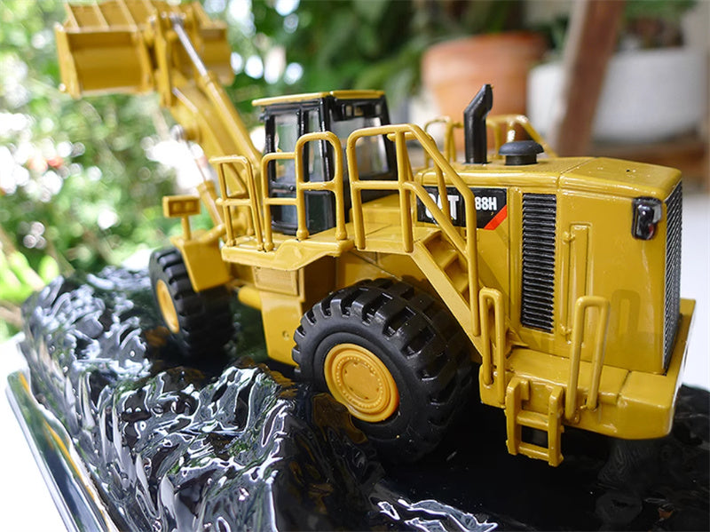 Norscot cat 988H Wheel Loader yellow 1:64 Truck Pre-built Model