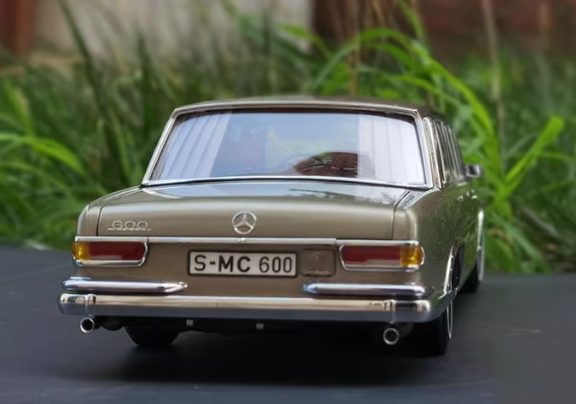 CMC Mercedes Benz 600 Pullman （W 100） gold 1:18car Pre-a Model