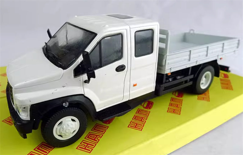 HAW RA3 C42 R33 Soviet Union Russian civilian pickup truck white 1:43 Truck Pre-built Model