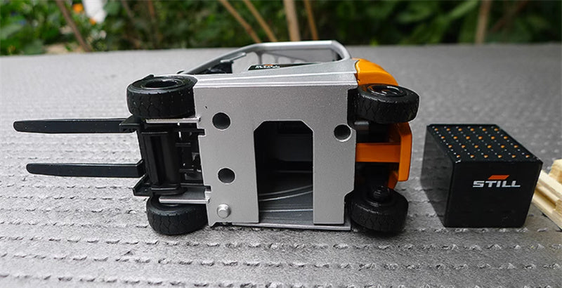 STILL German Elektro-Gabelstaplerklift Truck RX20-20 1:25 Truck Pre-built Model