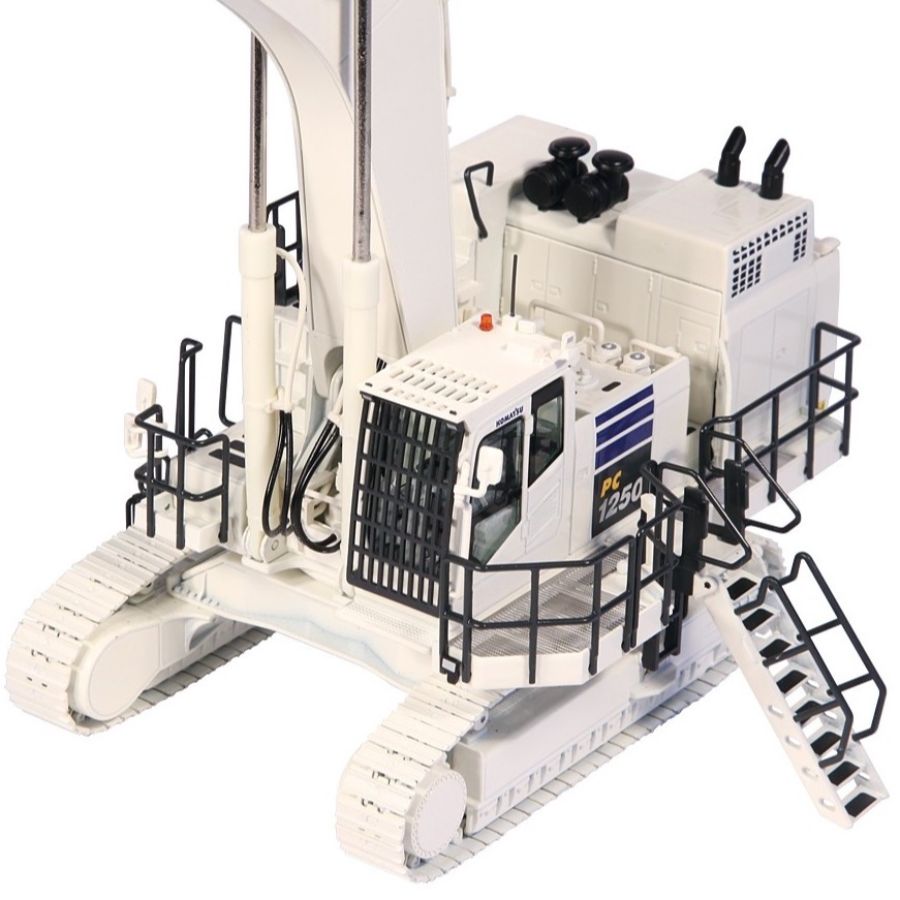NZG KOMATSU PC1250-11 excavator white 1/50 DIECAST 0