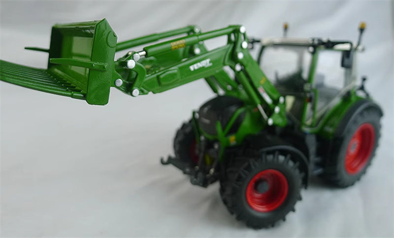 USK Fendt 313 Vario Front Loader Green 1:32 Truck Pre-built Model