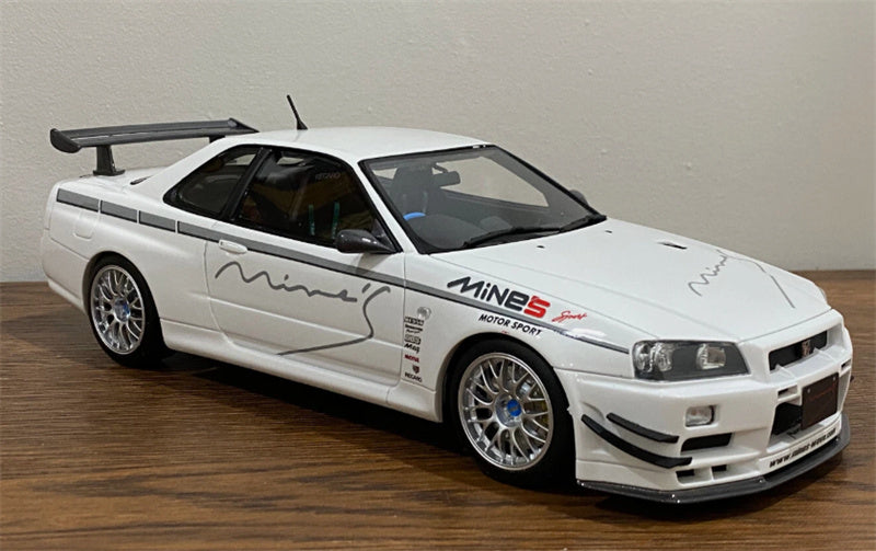 1:18 Nissan GTR BNR34 White OTTO Resin Car Model view7
