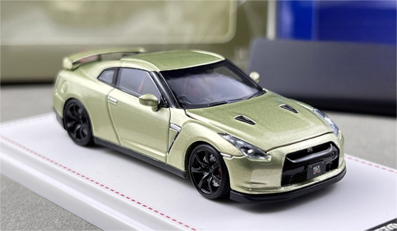 Focal Horizon Nissan GT-R R35 Emerald Green Limited Edition 999PCS ONLY 1:64 Car Pre-built Model view5
