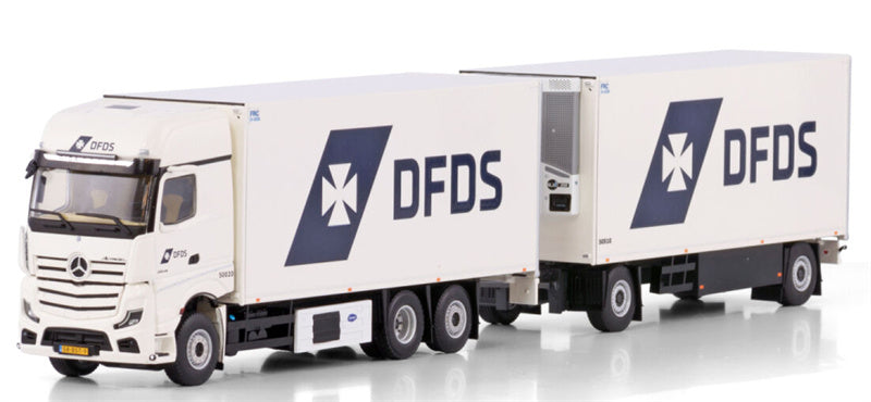 WSI ACTROS MP5 GIGA SPACE RIGED REEFER TRUCK 6X2 TAG AXLE RIGED REEFER DRAWBAR TURNTABLE TRAILER - 5 AXLE DFDS 1:50 Model