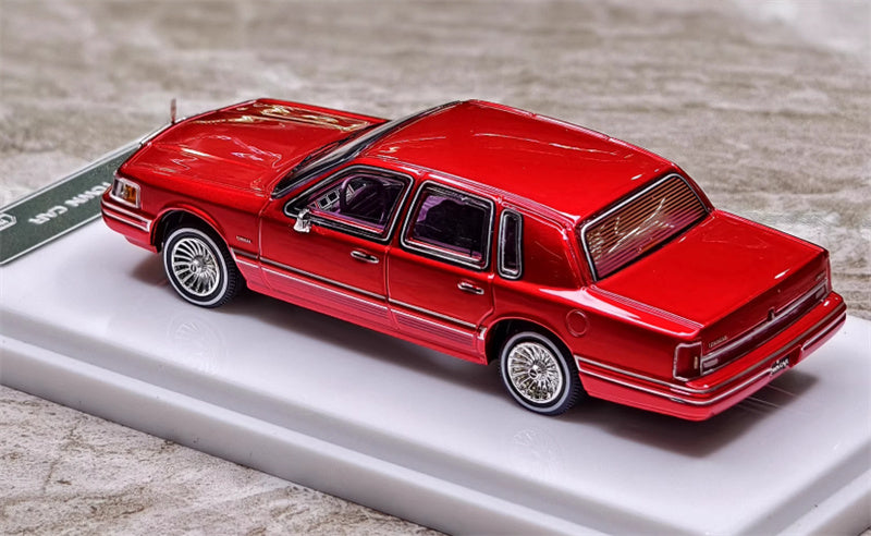 MK Miniatures Lincoln Town Car 1992 Red 1:64 Car Pre-built Model view9