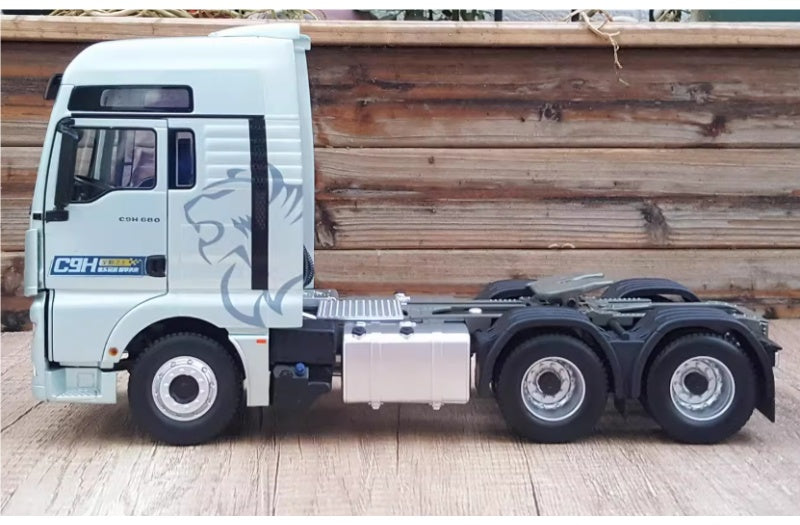 Sinotruk SITRAK C9H tractor sky blue high top domestic version 1:24 Truck Pre-built Airliner Model Display view4