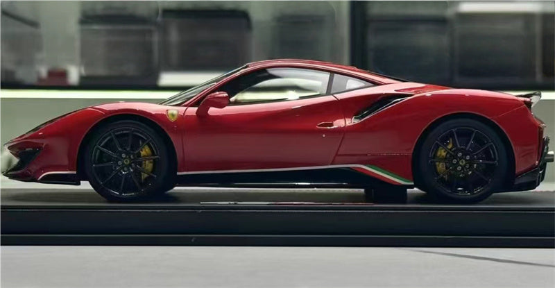 BBR MODELS Ferrari 488 pista Rosso Corsa 322 met Leather base Limited Edition 18PCS ONLY 1:18 Car Pre-built Model view3