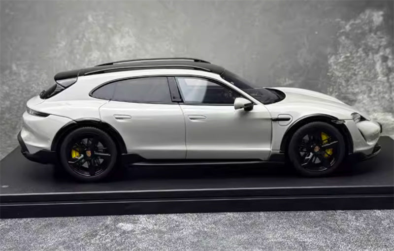 1:18 PORSCHE Taycan Turbo S Cross Turismo  off-white  GT SPIRIT  Resin Car Model