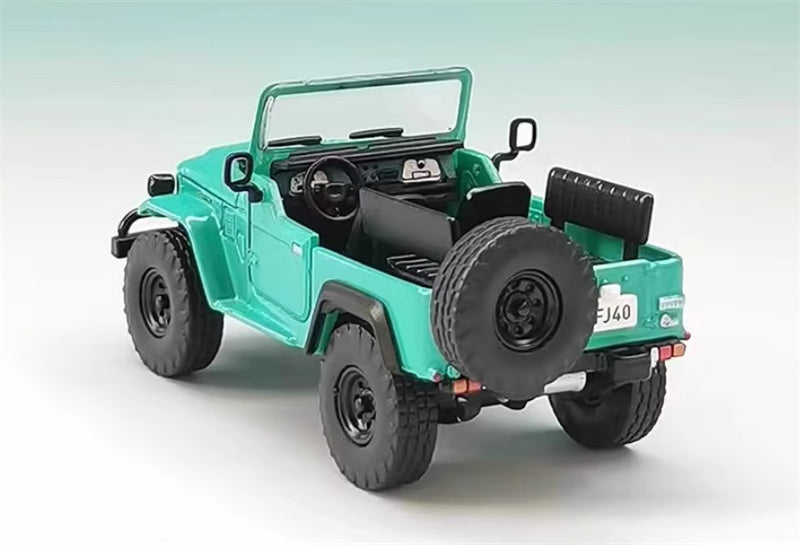 Rhino Model Toyota FJ40 Land Cruiser J40/LC40 green 1:64 Truck Pre-built Model view3
