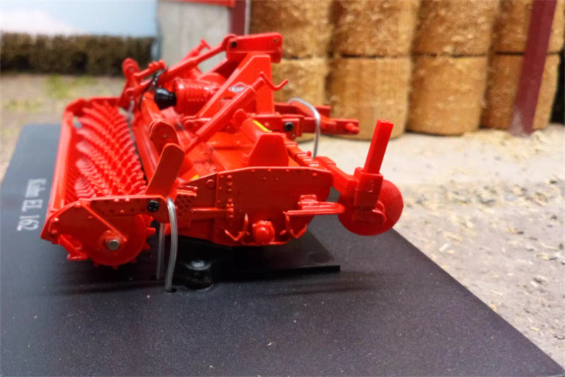 Universal Hobbies Kuhn EL 162 Fraise Rotative Power Tiller Rotorfrase 1:32 ACCESSORIES Pre-built Model