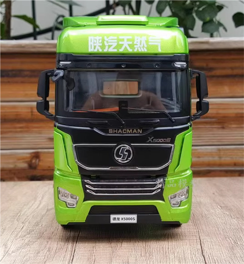 SHACMAN X5000S LNG tractor trailer Green 1:24 Truck Pre-built Model