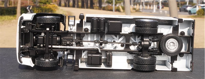 XCMG 18 meter Insulated bucket arm white 1:35 Truck Pre-built Model
